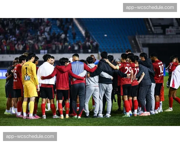 争议点球改变战局,十人深圳队2-2顽强战平天津津门虎 争议点球改变战局,十人深圳队2-2顽强战平天津津门虎